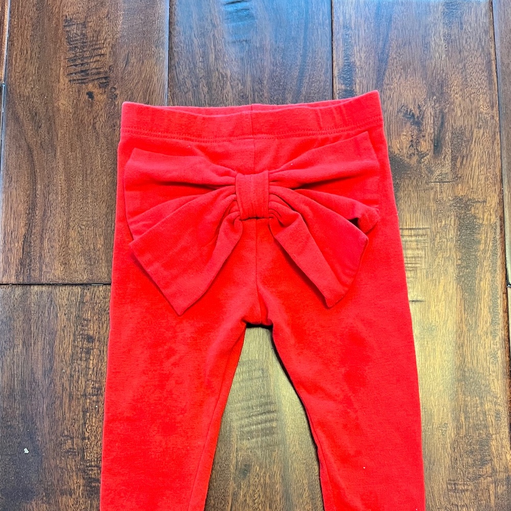 Red bow pants
